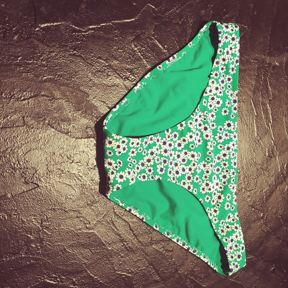Old Navy swim bottoms 😻
